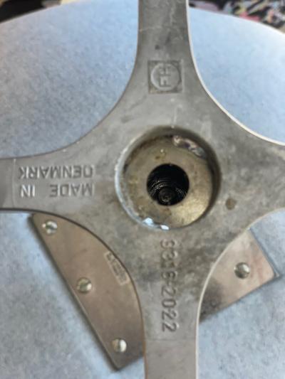 Arne Jacobsen Swan chair by Arne Jacobsen