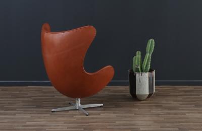 Arne Jacobsen Vintage Arne Jacobsen Cognac Leather Egg Chair for Fritz Hansen