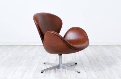 Arne Jacobsen Vintage Arne Jacobsen Cognac Leather Swan Chair for Fritz Hansen