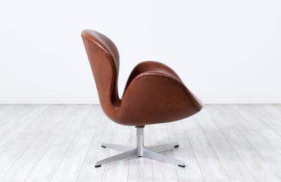Arne Jacobsen Vintage Arne Jacobsen Cognac Leather Swan Chair for Fritz Hansen