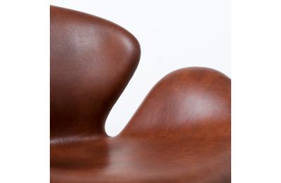 Arne Jacobsen Vintage Arne Jacobsen Cognac Leather Swan Chair for Fritz Hansen