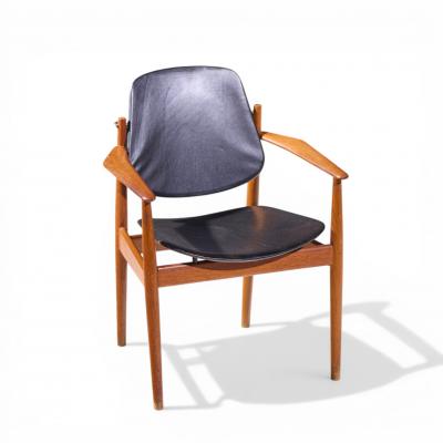 Arne Vodder Arne Vodder for France Son FD 184 Mid Century Danish Teak Dining Chairs Pair