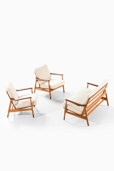 Arne Vodder Set of 2 Easy Chairs in Beech and Fabric by Arne Vodder 1950s