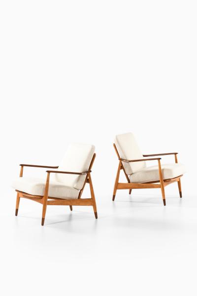 Arne Vodder Set of 2 Easy Chairs in Beech and Fabric by Arne Vodder 1950s