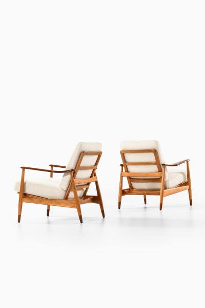 Arne Vodder Set of 2 Easy Chairs in Beech and Fabric by Arne Vodder 1950s
