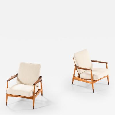 Arne Vodder Set of 2 Easy Chairs in Beech and Fabric by Arne Vodder 1950s