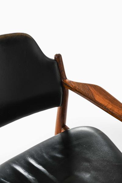 Arne Vodder Set of 6 Scandinavian Modern Dining Chairs in Leather by Arne Vodder 1960s