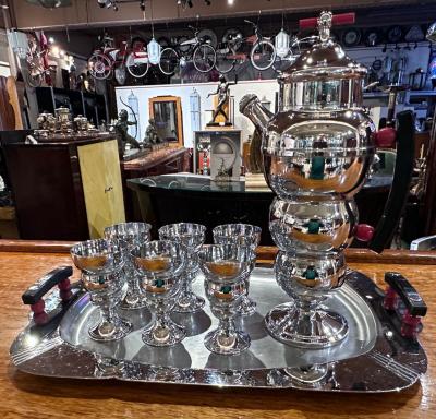 Art Deco 8 Piece Farberware Bubble Cocktail Shaker Set w Black and Red Handles