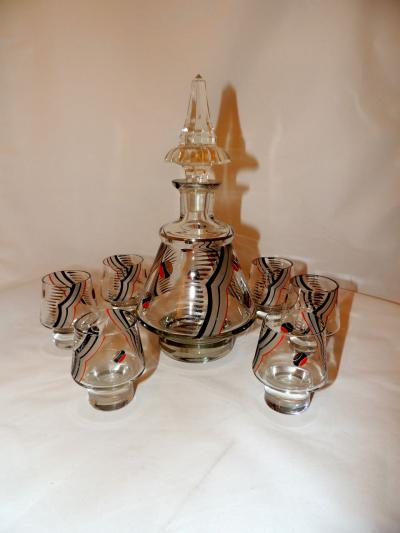 Art Deco Decanter Set with Dynamic Design