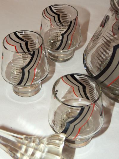 Art Deco Decanter Set with Dynamic Design