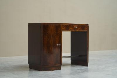 Art Deco Desk in Bookmatched Walnut Veneer 1930s