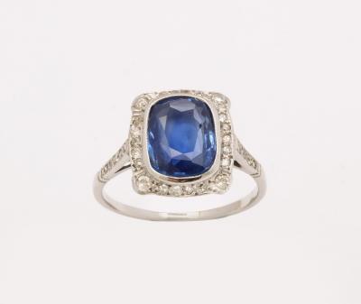Art Deco Sapphire and Diamond White Gold Ring