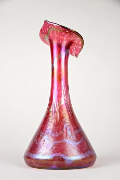 Art Nouveau Red Glass Vase by Fritz Heckert Jack In The Pulpit CZ circa 1901