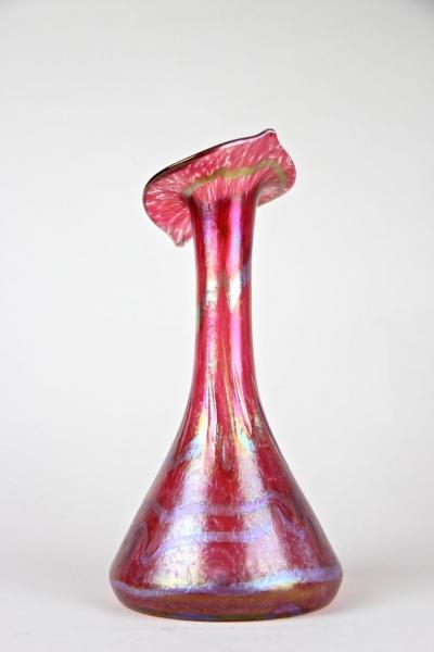 Art Nouveau Red Glass Vase by Fritz Heckert Jack In The Pulpit CZ circa 1901