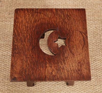 Arts Crafts Drinks Table