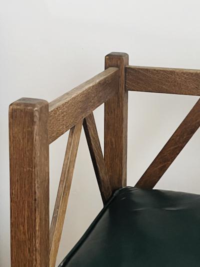 Arts Crafts Patinated Oak Corner Chair