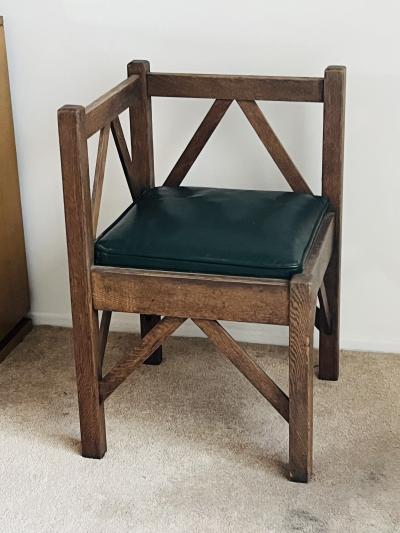 Arts Crafts Patinated Oak Corner Chair