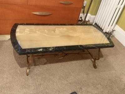 Arturo Pani EXCEPTIONAL MID CENTURY TWO TONE ONYX AND GILT METAL COFFEE TABLE BY ARTURO PANI