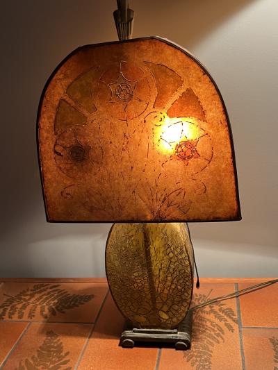 BEAUTIFUL ART DECO AMBER CRACKLE GLASS LAMP WITH MICA SHADE