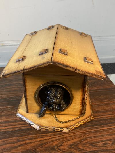 BLACK FOREST DOG HOUSE HUMIDOR