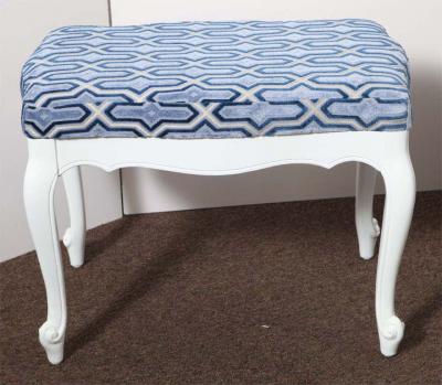 Beautiful French Style White Lacquered Bench