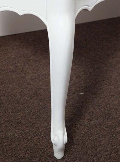 Beautiful French Style White Lacquered Bench