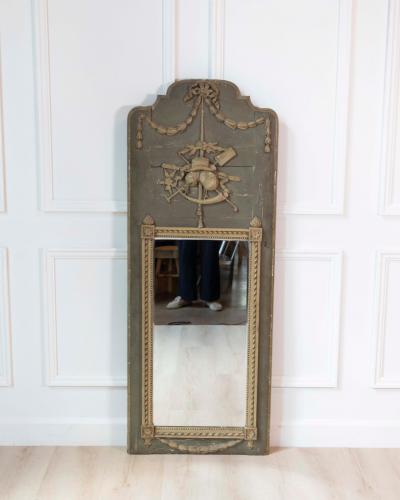 Beautiful Louis XVI period trumeau in grey green painted wood