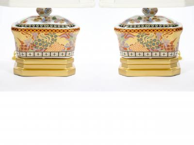 Beautiful Satsuma Style Decorations Elegant Gilt Gold Detailing Porcelain Lamp