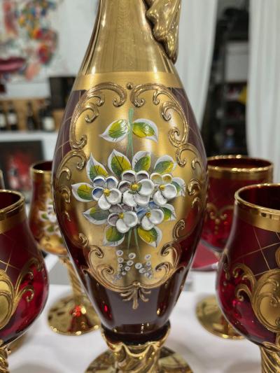 Beautiful Set of Stemware from Murano including 6 wineglasses and Decanter