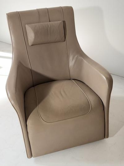 Bentley Minster Leisure Leather Lounge Chairs 2000