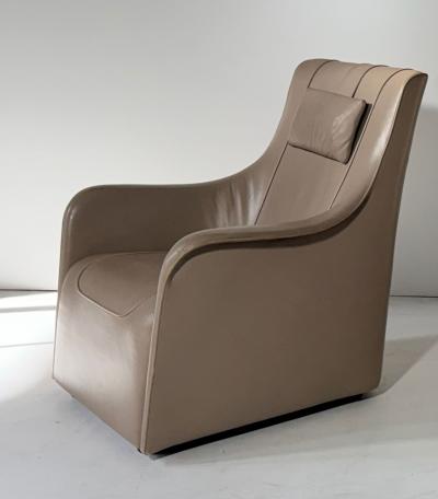 Bentley Minster Leisure Leather Lounge Chairs 2000