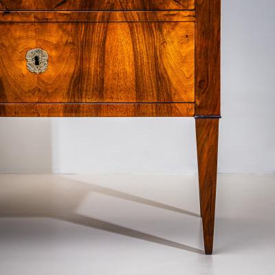 Biedermeier Chest of Drawers in Walnut circa 1820