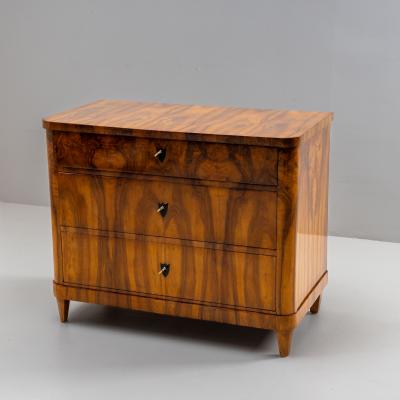 Biedermeier Chest of Drawers in Walnut circa 1830