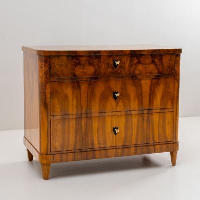 Biedermeier Chest of Drawers in Walnut circa 1830