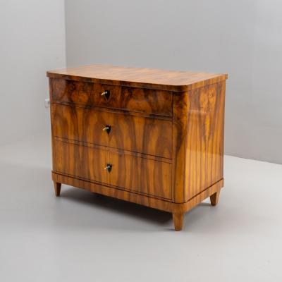 Biedermeier Chest of Drawers in Walnut circa 1830