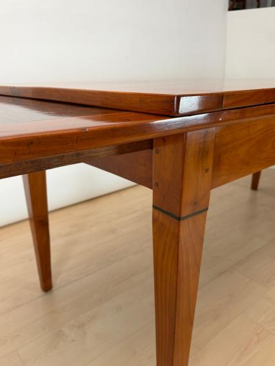Biedermeier Expandable Dining Table Cherry Wood Chestnut France circa 1820