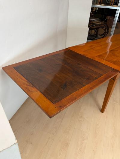Biedermeier Expandable Dining Table Cherry Wood Chestnut France circa 1820