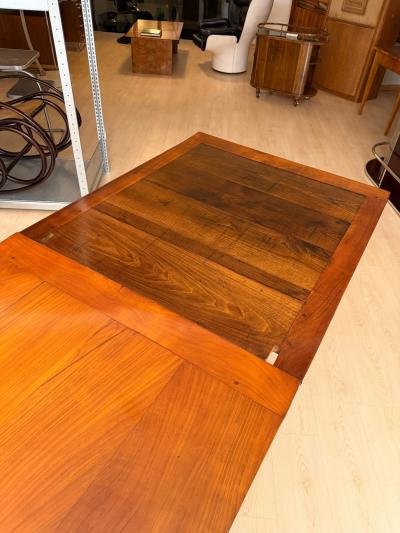 Biedermeier Expandable Dining Table Cherry Wood Chestnut France circa 1820