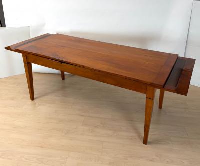 Biedermeier Expandable Dining Table Cherry Wood Chestnut France circa 1820