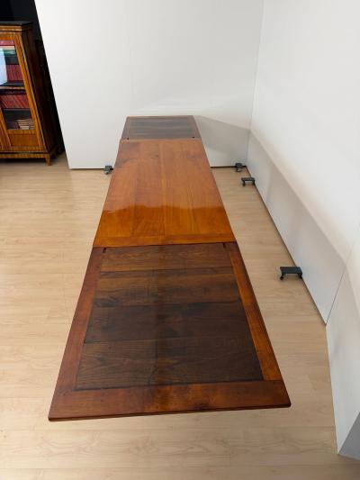 Biedermeier Expandable Table Cherry Wood Chestnut France circa 1820