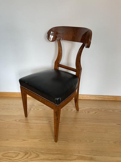 Biedermeier Shovel Chair Walnut Veneer Black Leather Austria circa 1820