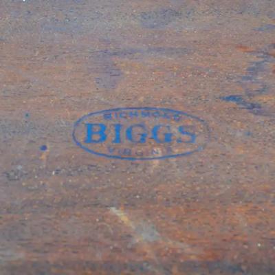 Biggs Furniture Biggs Queen Anne Mahogany End Table