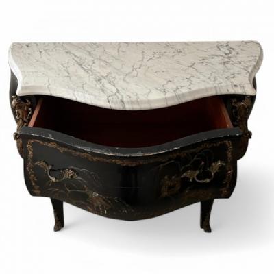 Black Lacquered Chest of Drawers Louis XV Style