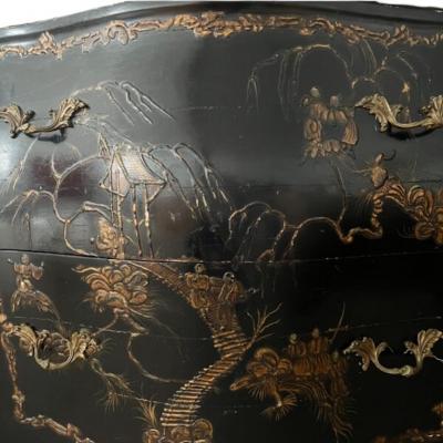 Black Lacquered Chest of Drawers Louis XV Style