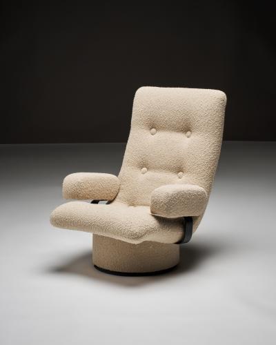 Boucle Swivel Armchair Europe c 1960