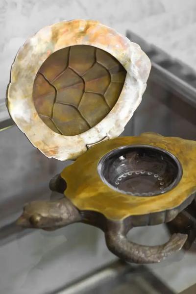 Brass Turtle Pocket Emptier Handcrafted in Italy Molto Edition