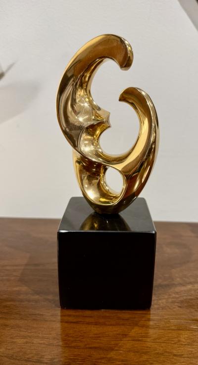 Bronze sculpture by Antonio Keiff Grediaga on a black stone base Canada 1986 