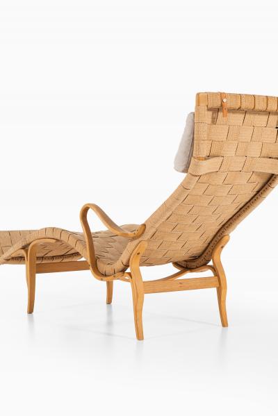 Bruno Mathsson Lounge Chair Model Pernilla 3 T 108 Produced by Karl Mathsson
