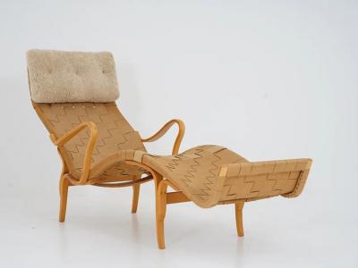 Bruno Mathsson Scandinavian Chaise Longue Pernilla 3 by Bruno Mathsson