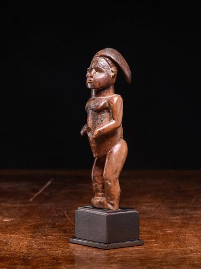 Bwende Standing Statue with scarified body DRC